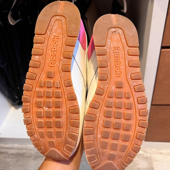 Reeboks - Picture 3 of 3